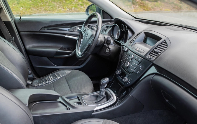 Opel Insignia cena 36900 przebieg: 251000, rok produkcji 2013 z Częstochowa małe 232